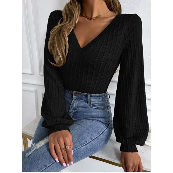 Black Lantern Sleeve V Neck Rib-knit Tee - Picture 2 of 7